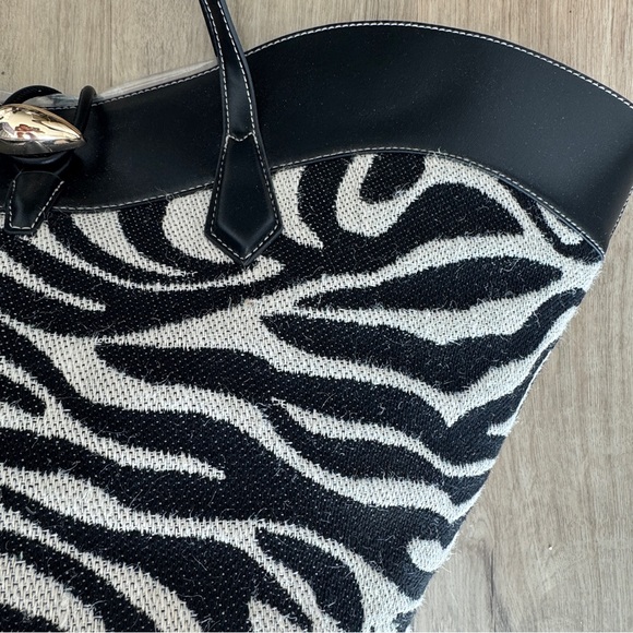 H&M Black and White Zebra Print Shopper Bag - Picture 7 of 11